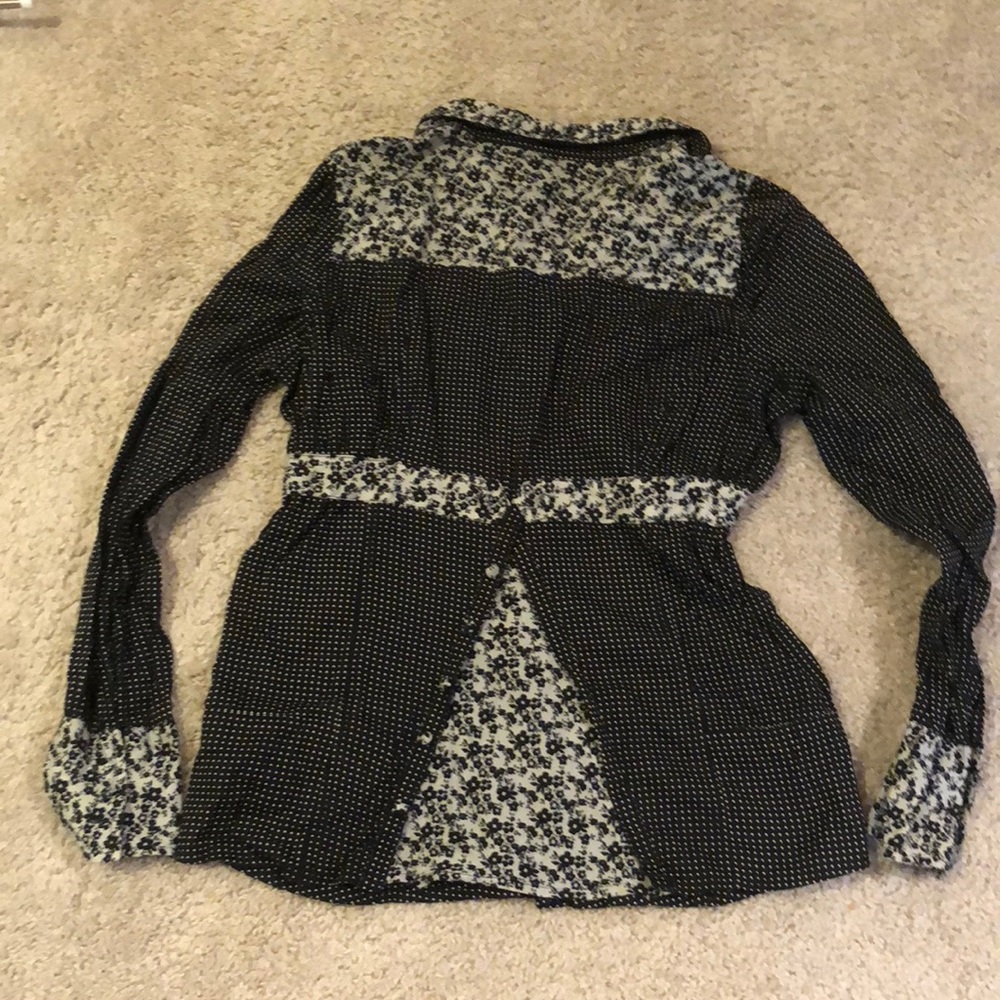 Adorable BKE Button down shirt w/ POCKETS!!!